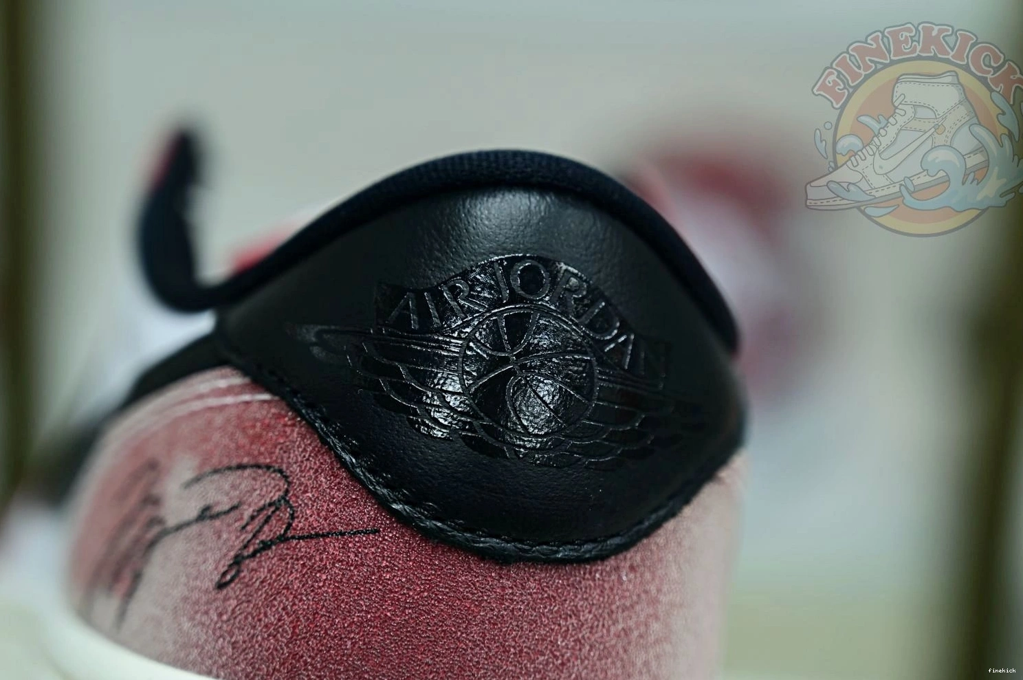 Jordan1 Room Jordan OG Trophy Low x Air 0129